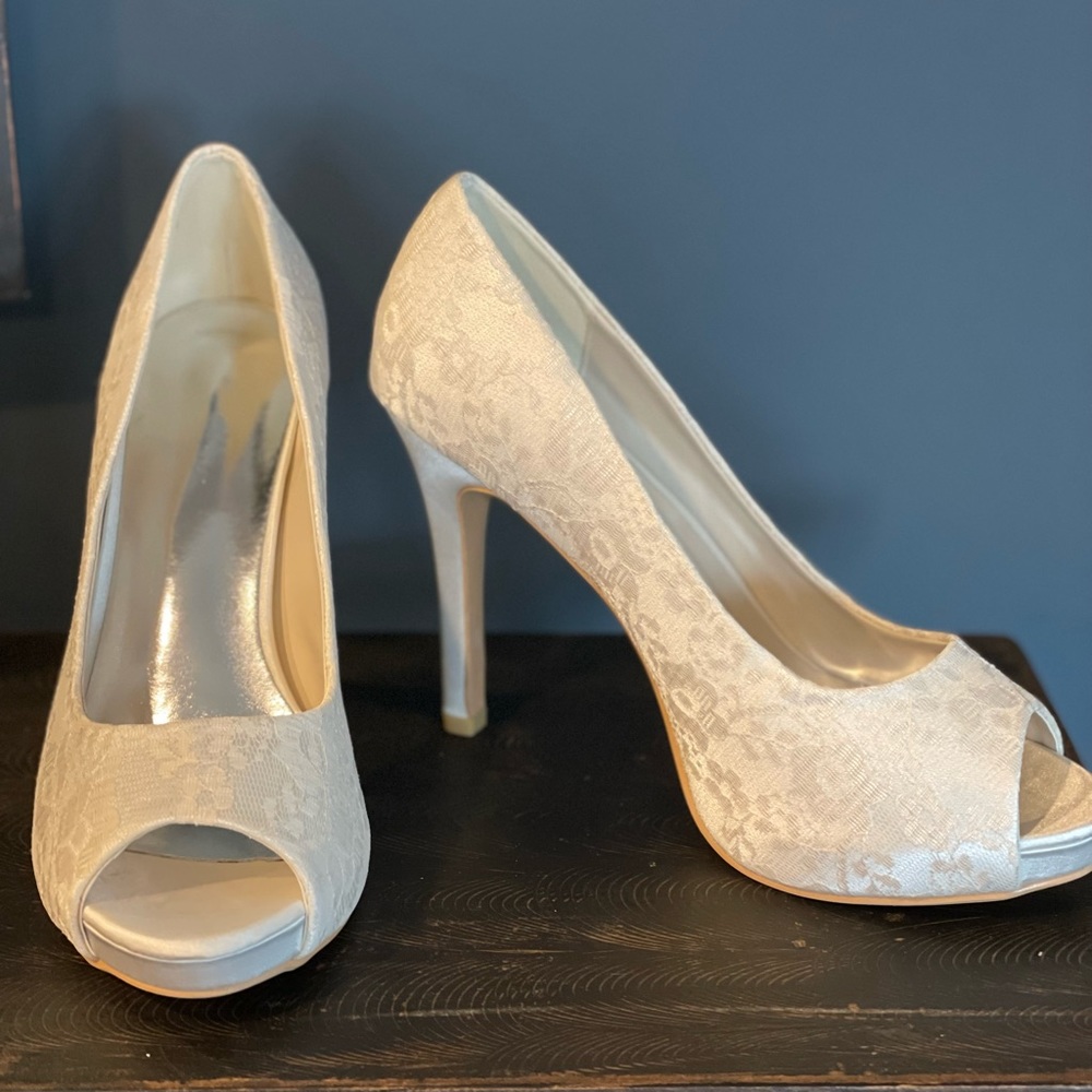 Ivory laced platform 4 1/4” heel. New, no tags - customized